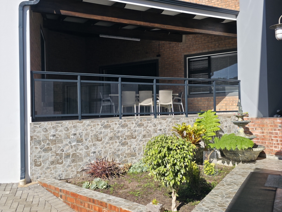 4 Bedroom Property for Sale in Noorsekloof Eastern Cape